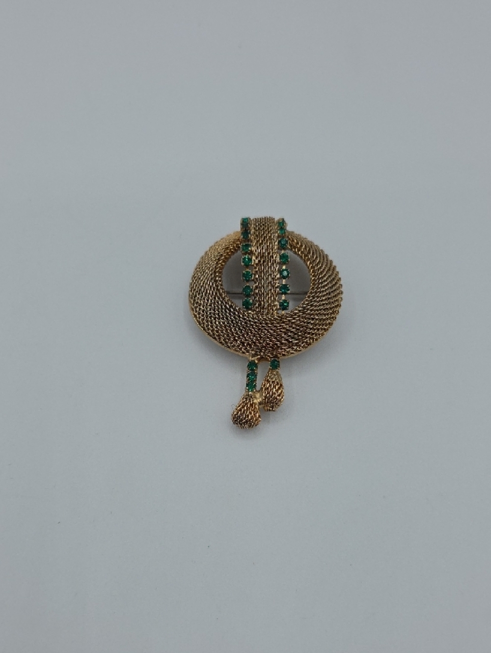 Vintage Gold-Tone Mesh Brooch with Emerald Green Crystals - Picture 8 of 9
